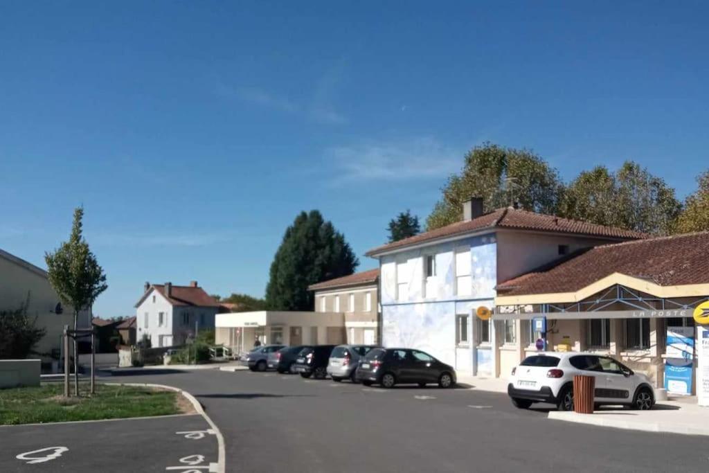 Montemboeuf Centre Town House Free Wifiヴィラ エクステリア 写真